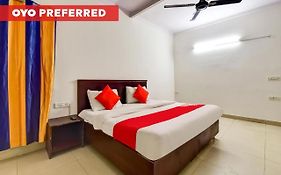 Flagship Hotel Red Stone Near Dilli Haat Ina
